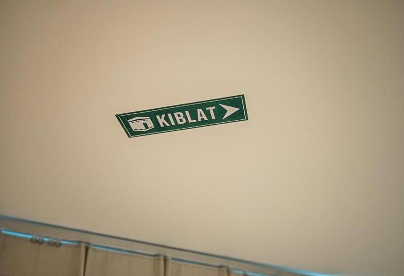 חדר סטנדרט לשלושה, Double H Boutique