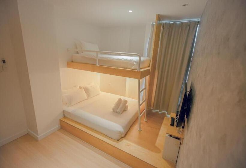 חדר סופריור לשלושה, Double H Boutique