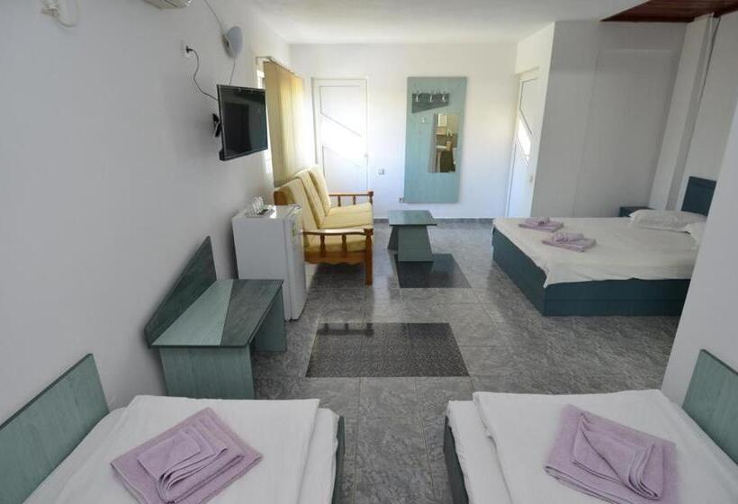 اتاق استاندارد چهار تخته, Vila Rara