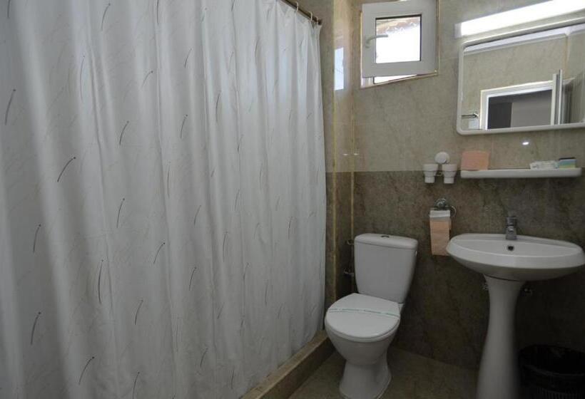 اتاق استاندارد چهار تخته, Vila Rara