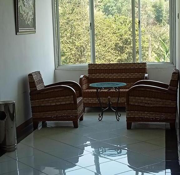 Superior Oda, Aries Biru Resort