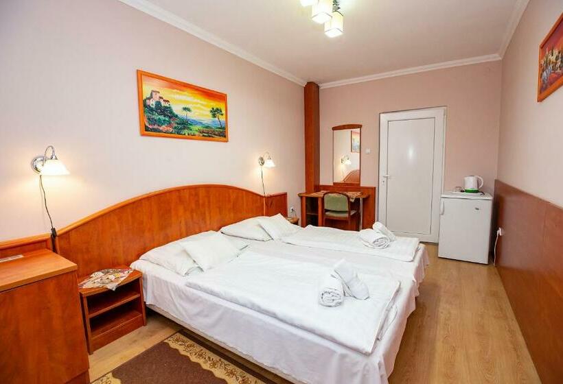 اتاق استاندارد, Major Panzió és étterem