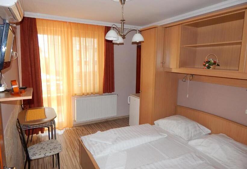 اتاق استاندارد, Major Panzió és étterem