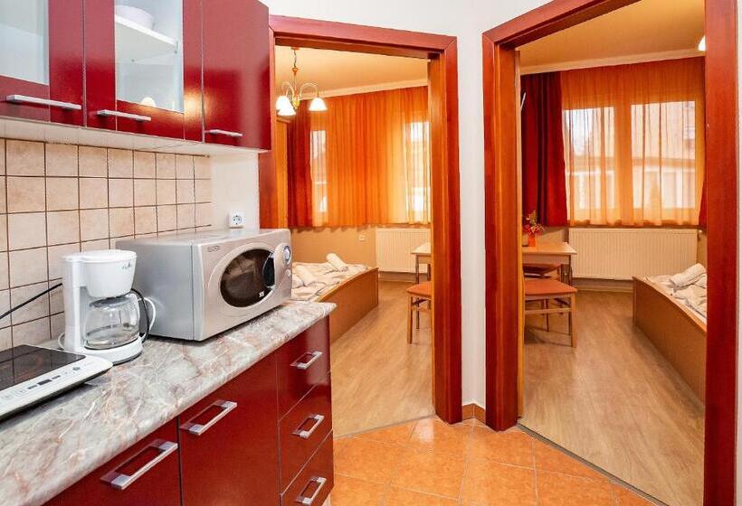 اتاق استاندارد چهار تخته, Major Panzió és étterem