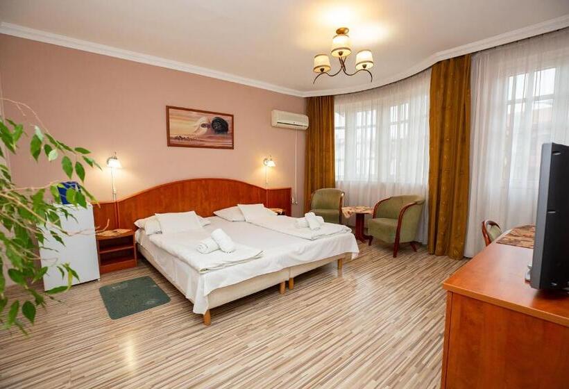 اتاق استاندارد چهار تخته, Major Panzió és étterem