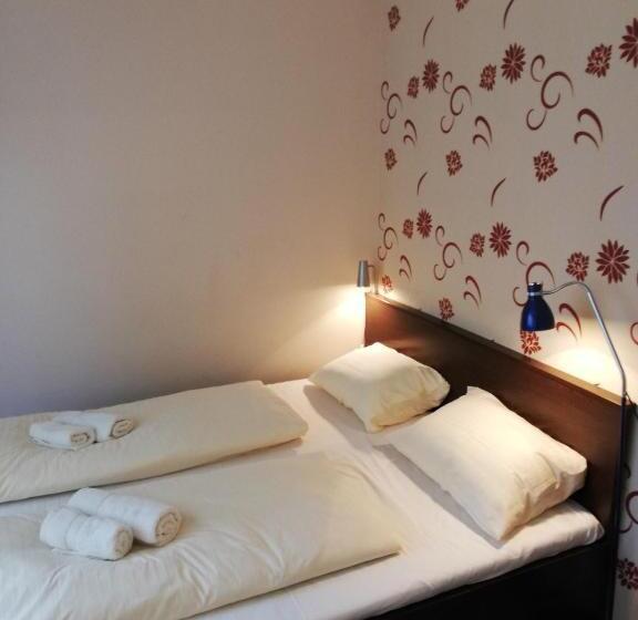 آپارتمان لوکس 1 خوابه, Major Panzió és étterem