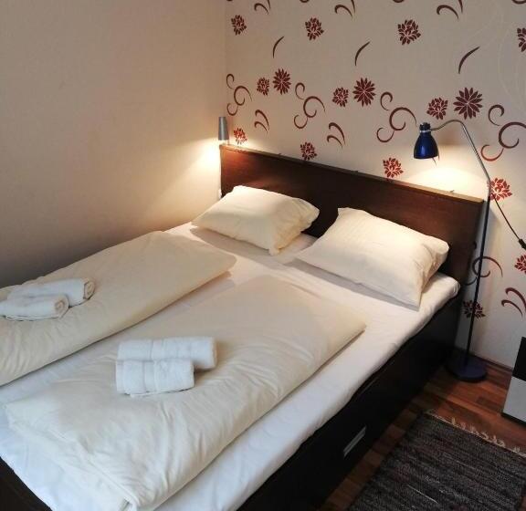 آپارتمان لوکس 1 خوابه, Major Panzió és étterem