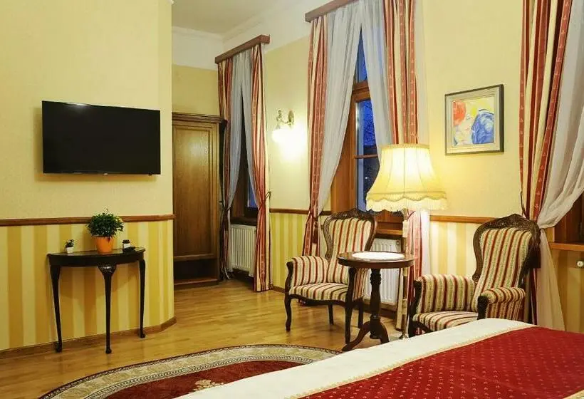 Deluxe-huone King-vuode, Szekszárd Szálló
