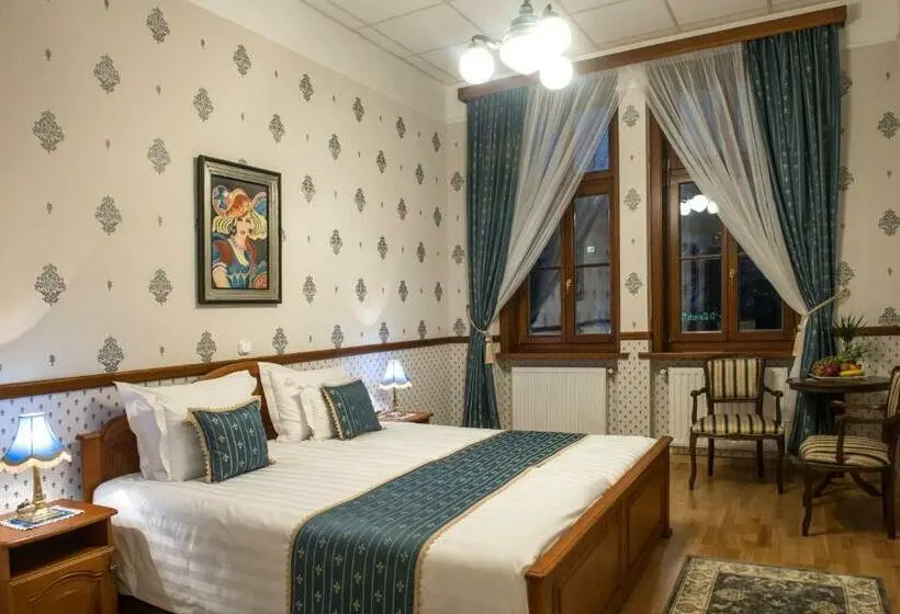Deluxe-huone King-vuode, Szekszárd Szálló