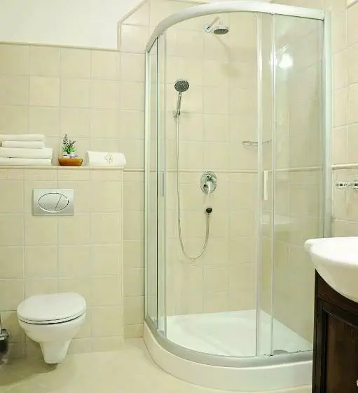 Deluxe-huone King-vuode, Szekszárd Szálló