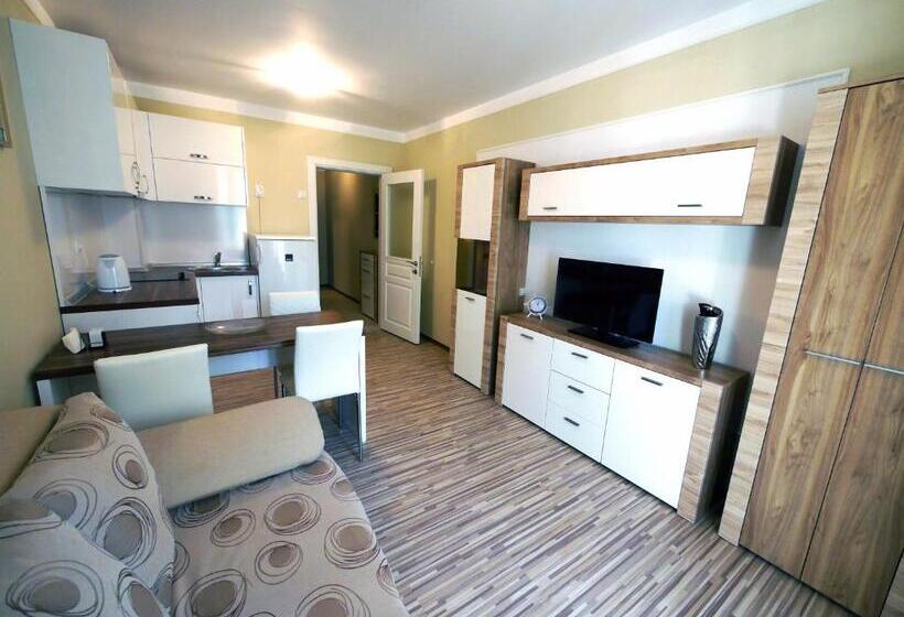 דירת חדר נוף לבריכה, Apart Hotel Stamopolu Lux с изглед към морето