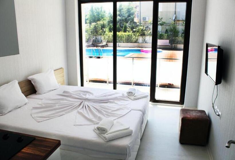 חדר סטנדרט נוף לבריכה, Apart Hotel Stamopolu Lux с изглед към морето