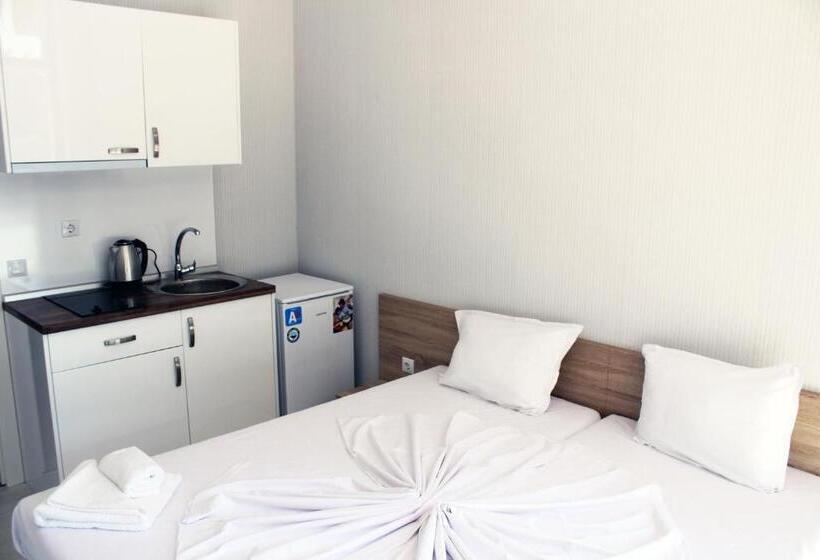 חדר סטנדרט נוף לבריכה, Apart Hotel Stamopolu Lux с изглед към морето