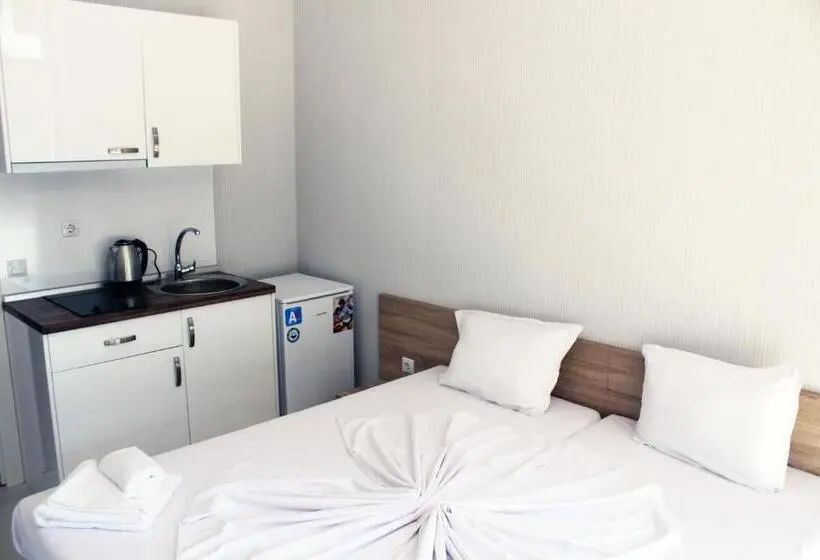 プールビュースタンダードルーム, Apart Hotel Stamopolu Lux с изглед към морето