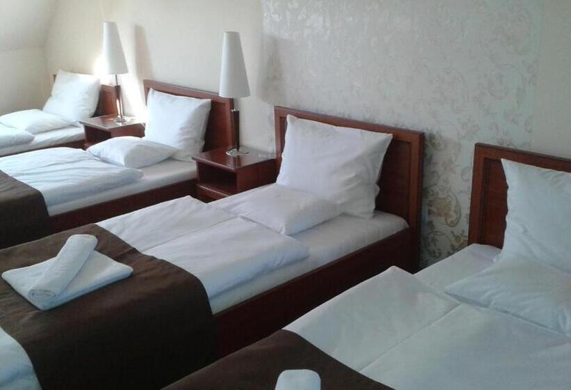 Четырехместный Номер Стандарт, Brill Orosháza