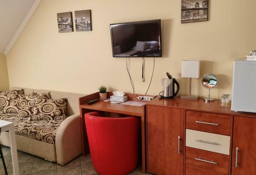 ファミリールーム, Club Haus 502 Kalocsa