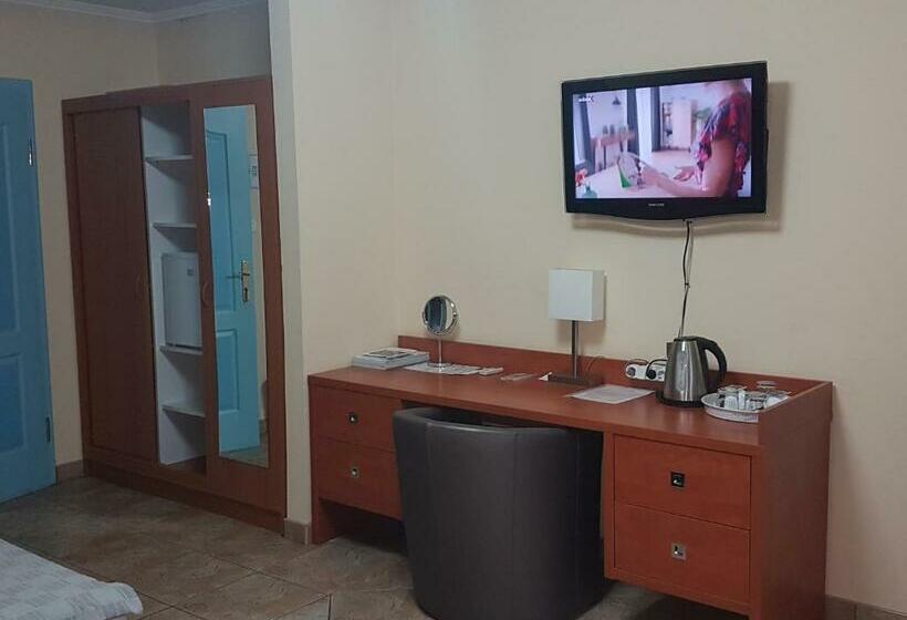 スタンダードトリプルルーム, Club Haus 502 Kalocsa