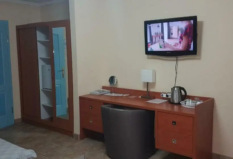 Standard Kolmen Hengen Huone, Club Haus 502 Kalocsa