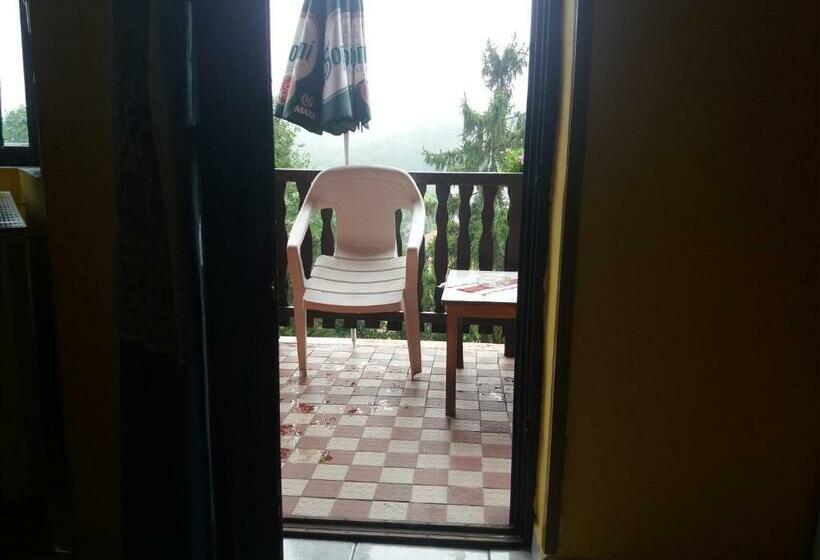 四人标准间, Lillafüred Kapuja