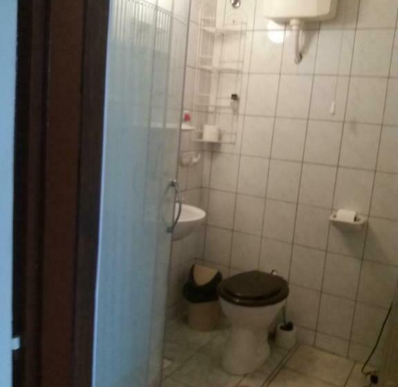 غرفة قياسية ثلاثية, Lillafüred Kapuja