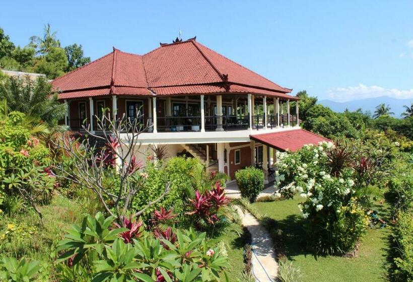 شقة دور أخير غرفتين نوم, The Hamsa