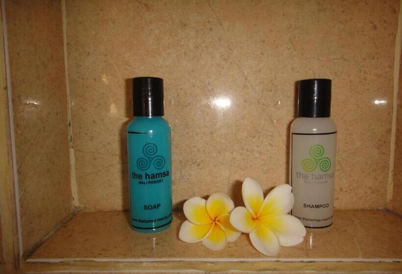 بنجلو قياسى مطل على البحر, The Hamsa