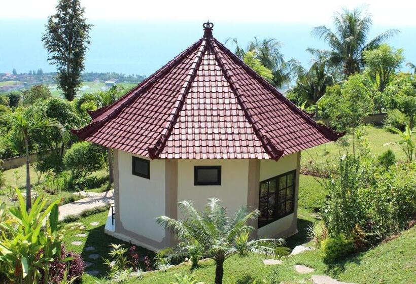 بنجلو قياسى مطل على البحر, The Hamsa