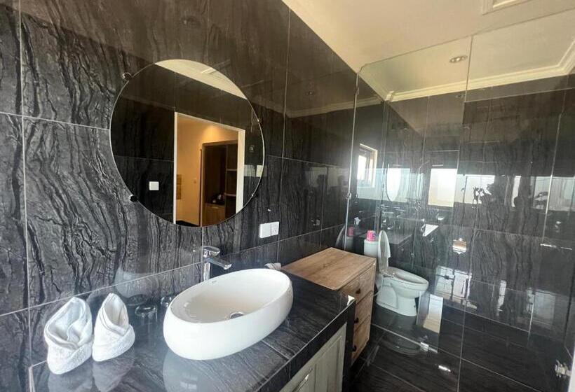 بنجلو ديلوكس, The Hamsa