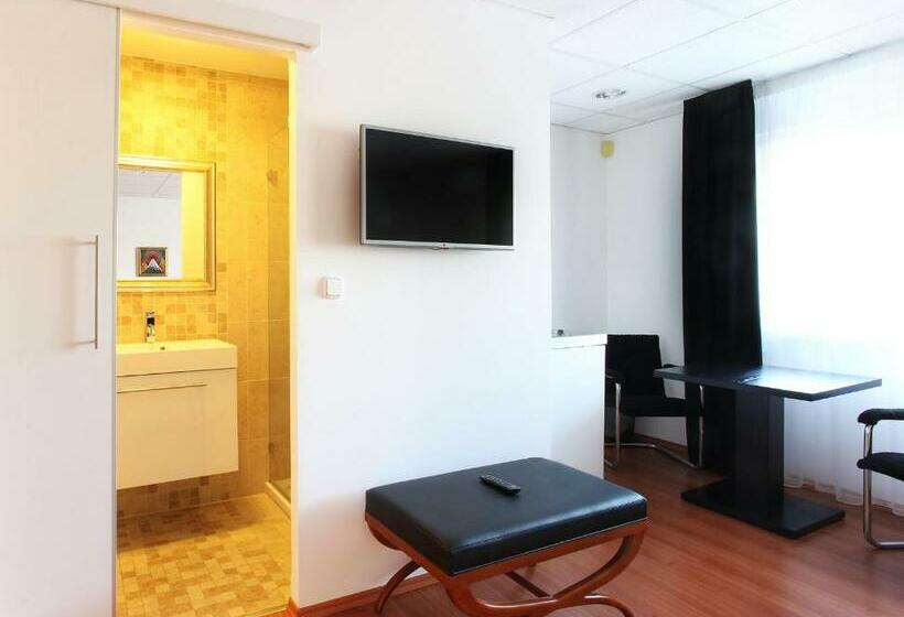 غرفة قياسية, Sós Motel