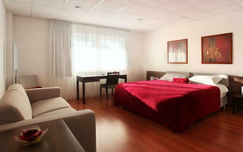 غرفة سوبيريور, Sós Motel