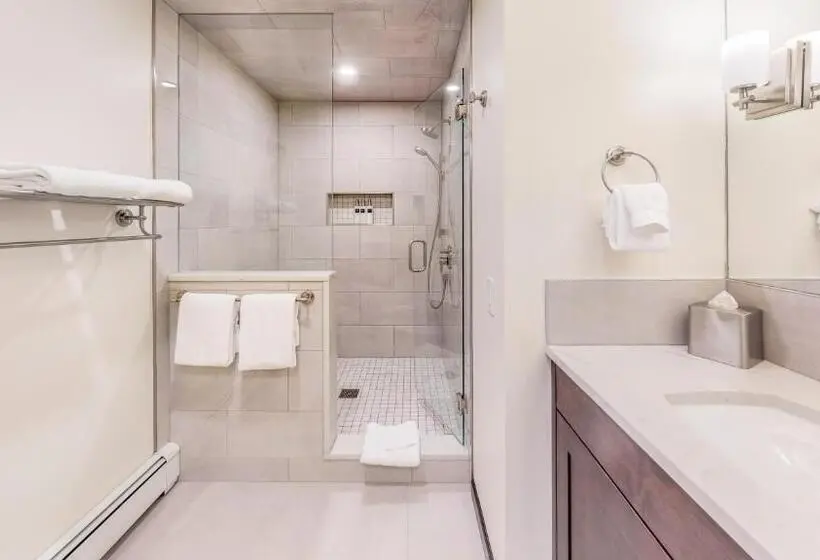 استودیوی پریمیوم, Willows   Coraltree Residence Collection