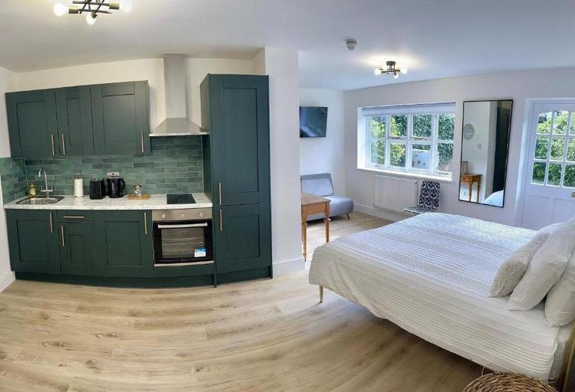 إستوديو سوبيريور, Finsbury Park Studios