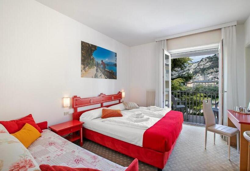 Pokój Standard Trzyosobowy, Bike & Wind Hotel Villa Maria   Happy Rentals