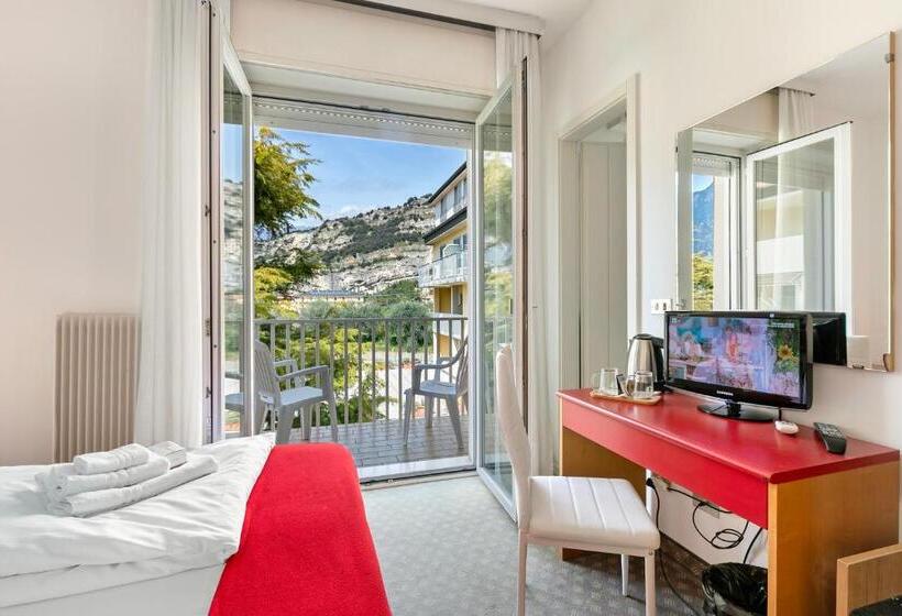 Pokój Standard Trzyosobowy, Bike & Wind Hotel Villa Maria   Happy Rentals