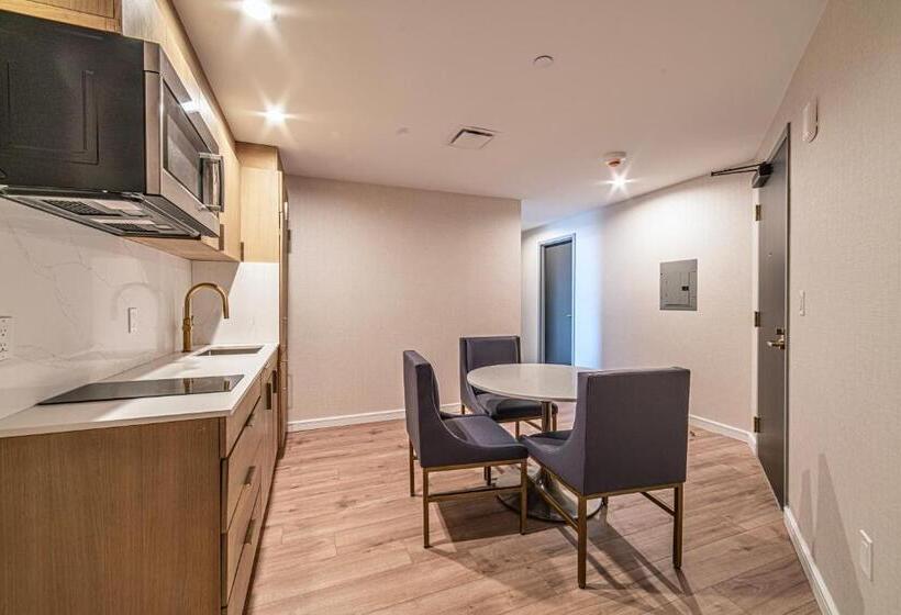 غرفة عائلية, Iris Hotel Boston