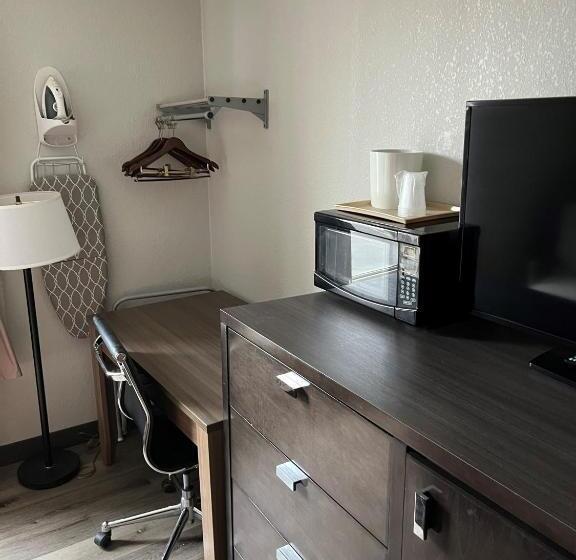 Mozgáskorlátozott Standard Szoba King Size Bed, Red Carpet Inn