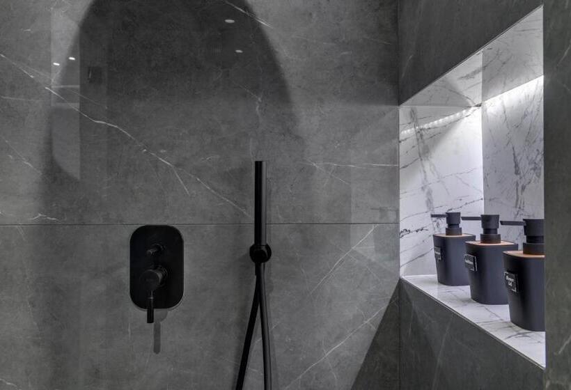 اتاق لوکس سه تخته, Times Elegant Rooms