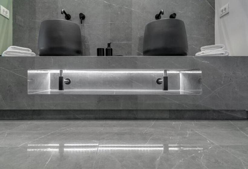 اتاق لوکس سه تخته, Times Elegant Rooms