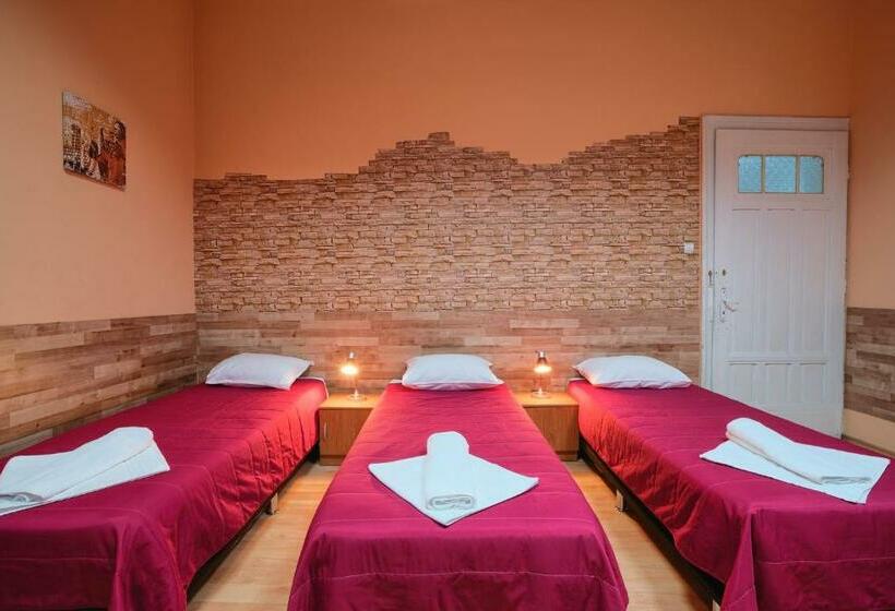 غرفة قياسية ثلاثية حمام مشترك, Guest House 32