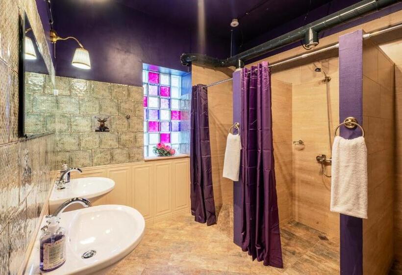 إستوديو ديلوكس, Guest House 32