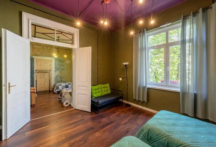 Estudio Deluxe, Guest House 32