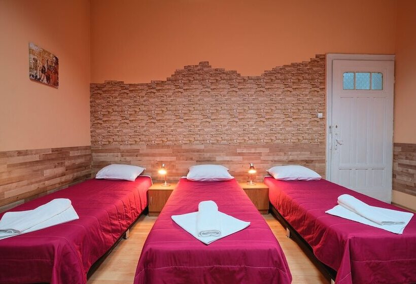 غرفة قياسية ثلاثية حمام مشترك, Guest House 32