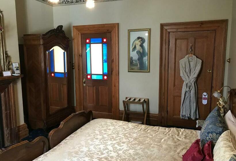 带大床的标准间, Freeman On Ford