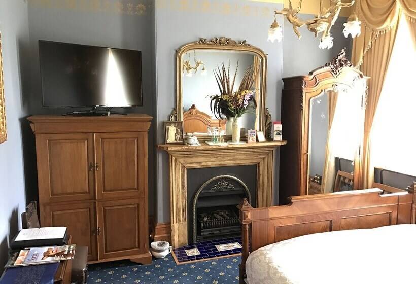 带大床的标准间, Freeman On Ford