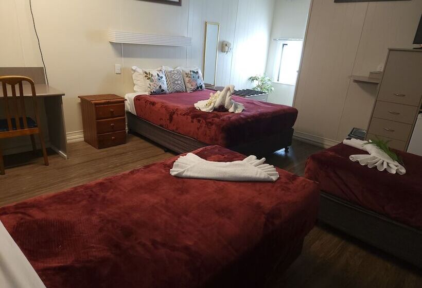 Семейный Номер, Charters Towers Motel