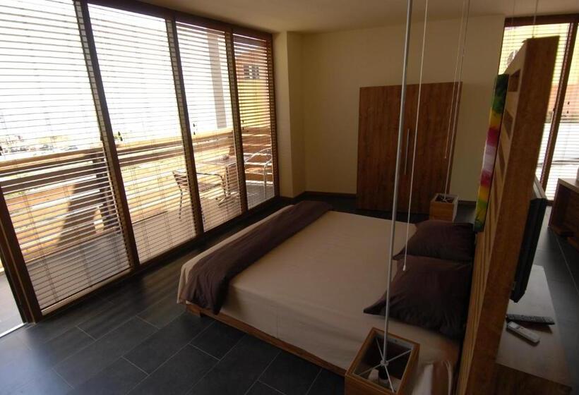 Estúdio Standart Vista Mar com Varanda, Design Hotel Logatero