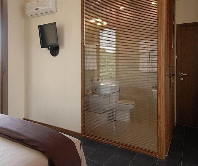 Quarto Estandar Primeiro Andar, Design Hotel Logatero
