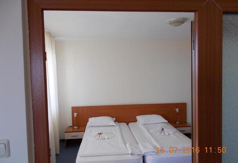 Номер Стандарт Вид на Море, Family Hotel Atlas