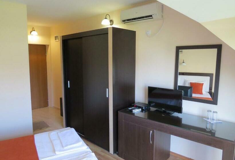 Номер Стандарт с Балконом, Family Hotel Dayana Beach