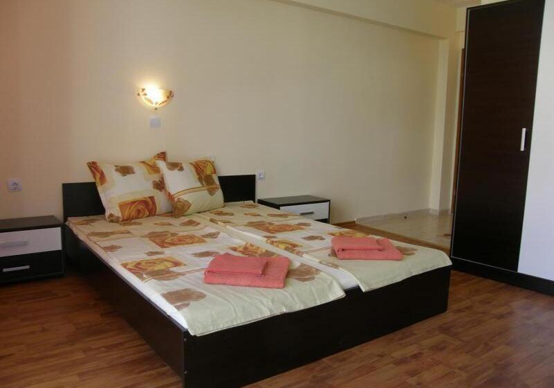 Номер Стандарт с Балконом, Family Hotel Dayana Beach